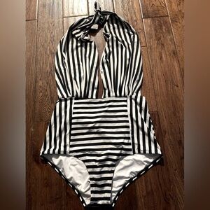 COCOSHIP Halter Swimsuit Size 3XL